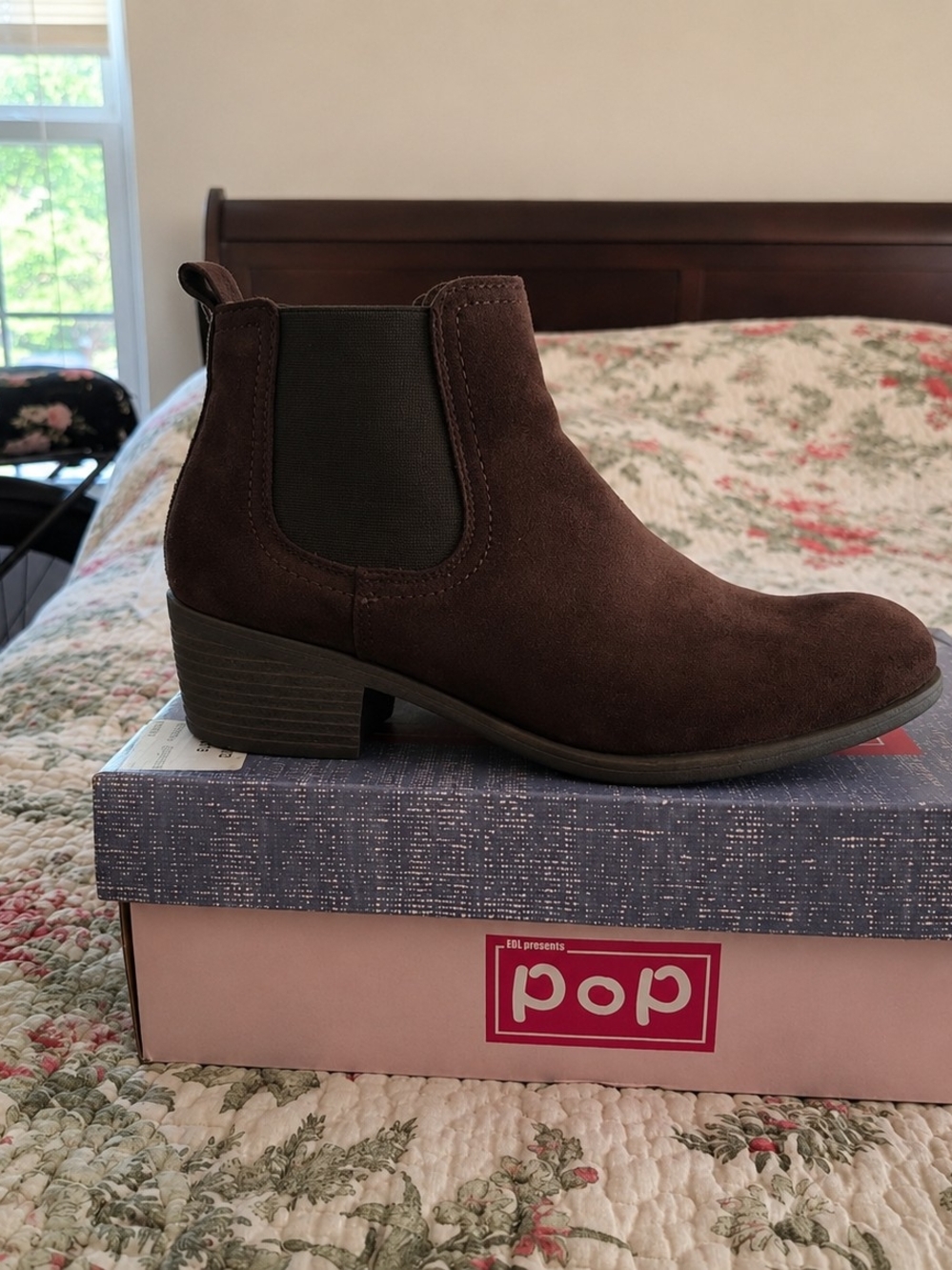 POP Emmy Women's Chocolate Suede Chelsea Ankle Boots Size 8M - Picture 2 of 7